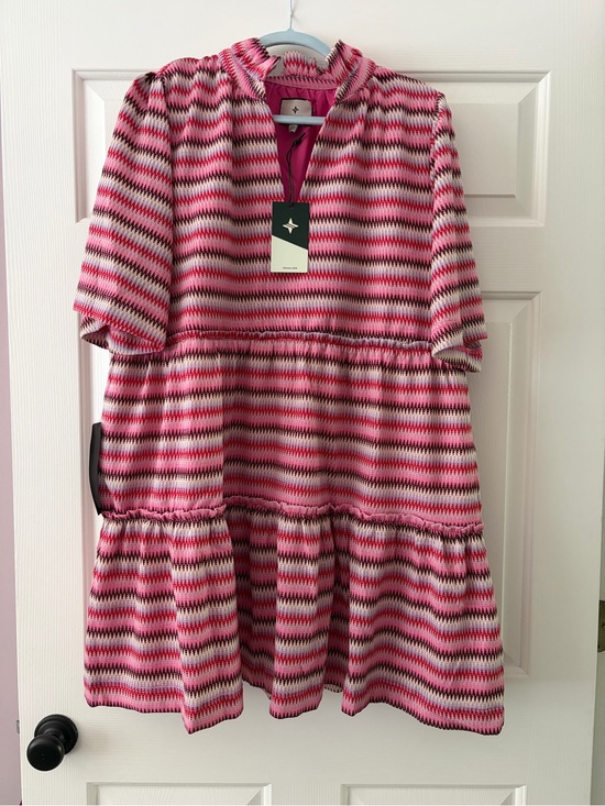Tuckernuck Dresses & Skirts - Tuckernuck Pink Red Lavender Zigzag Knit dress